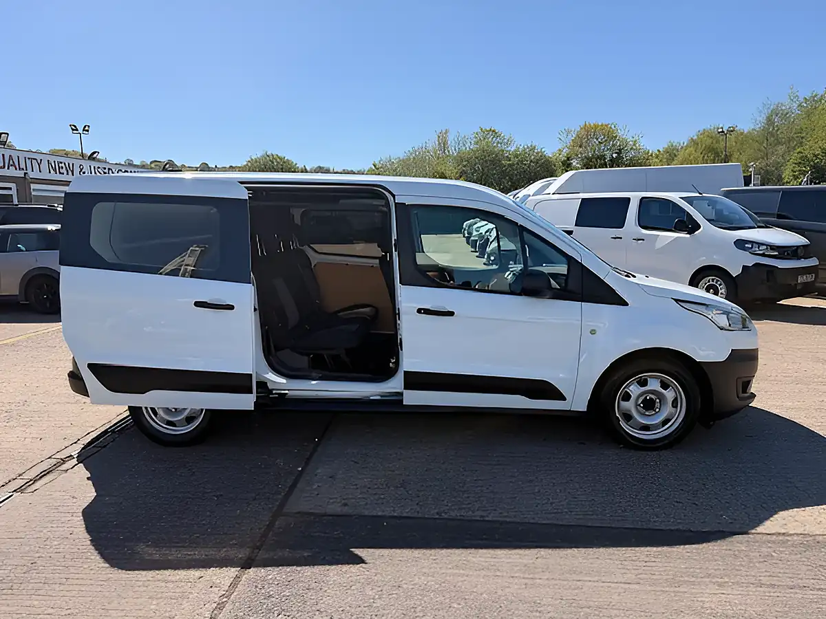 Used 2019 Ford Transit Connect 230 Leader White - Interior and Exterior details 3