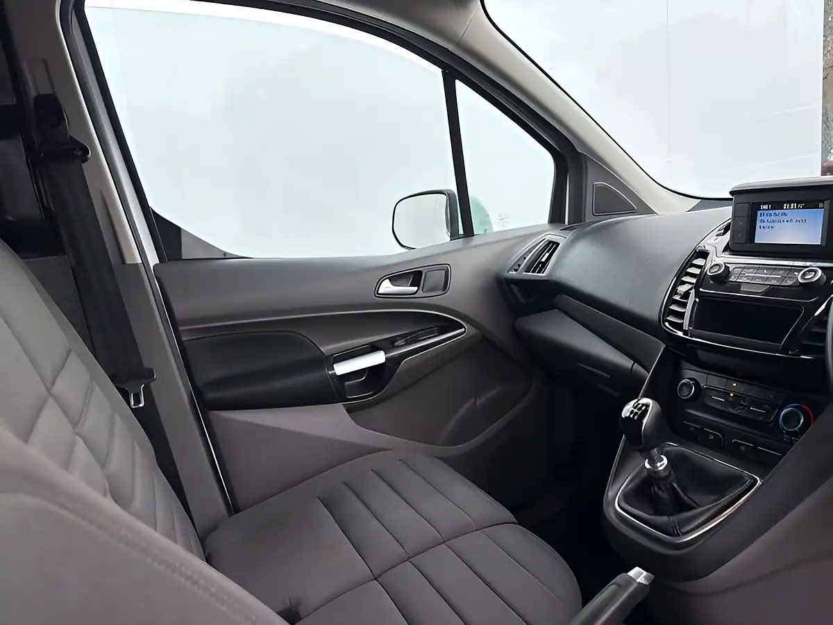 Used 2019 Ford Transit Connect 240 Limited Frozen White - Interior and Exterior details 11