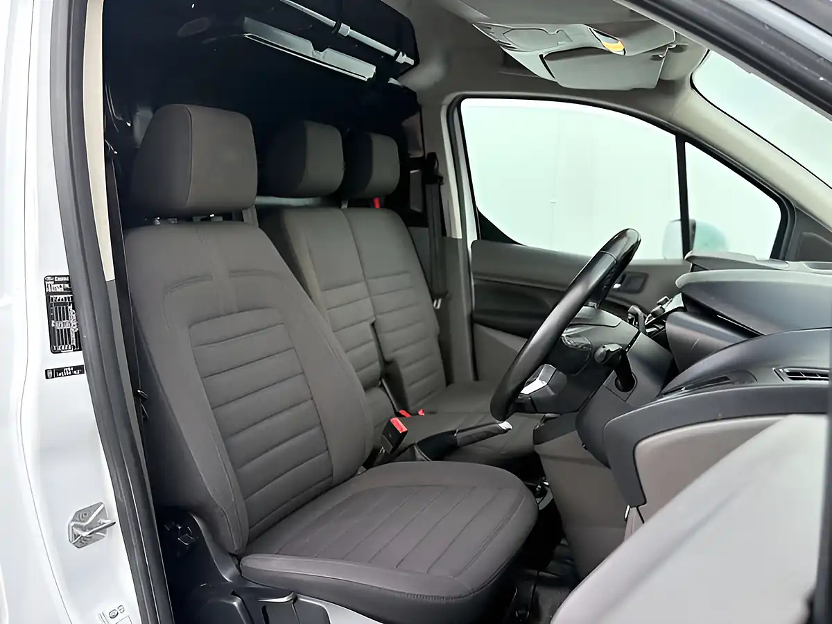 Used 2019 Ford Transit Connect 240 Limited Frozen White - Interior and Exterior details 20