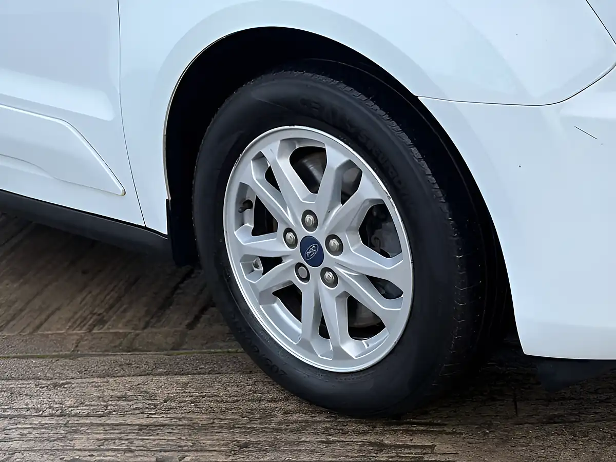 Used 2019 Ford Transit Connect 240 Limited Frozen White - Interior and Exterior details 3