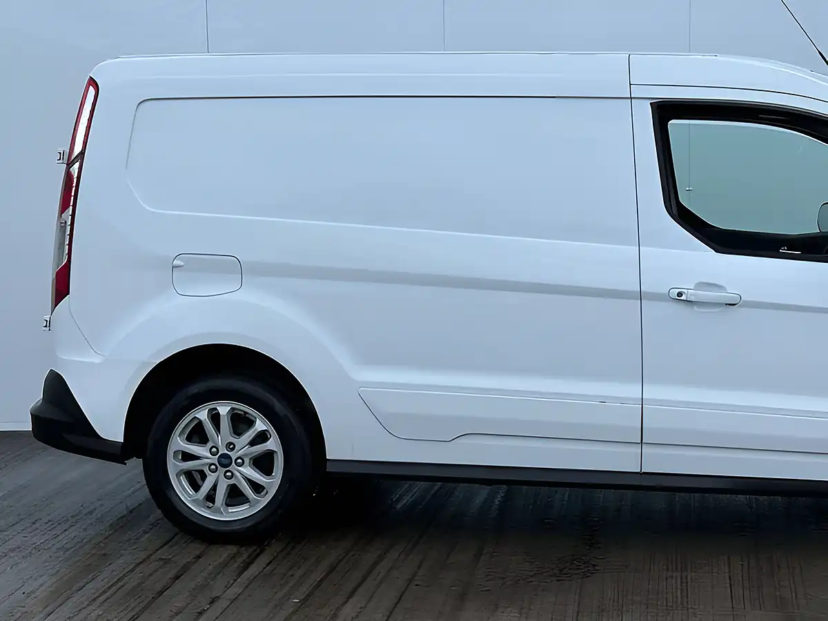 Used 2019 Ford Transit Connect 240 Limited Frozen White - Interior and Exterior details 6