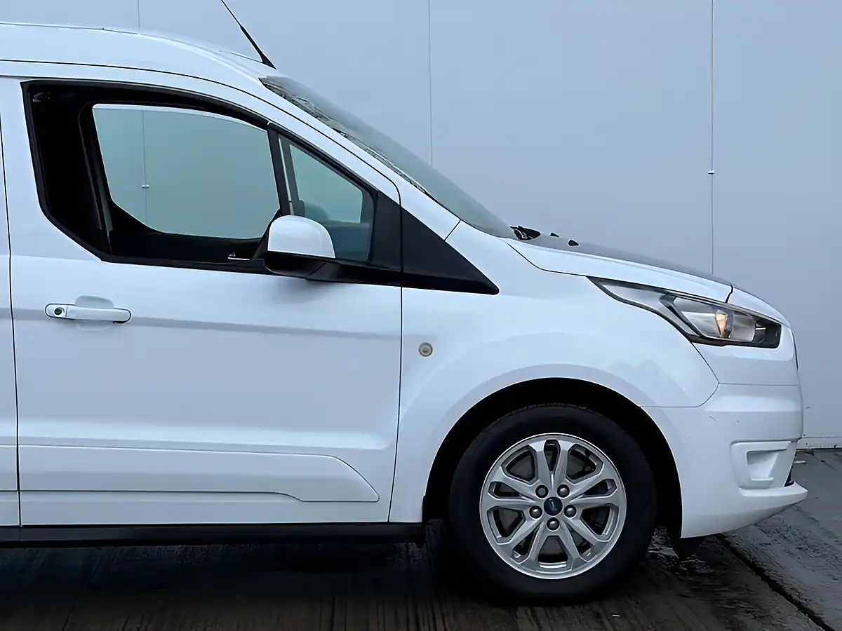 Used 2019 Ford Transit Connect 240 Limited Frozen White - Interior and Exterior details 7