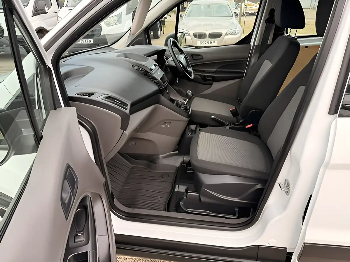 Used 2019 Ford Transit Connect Leader Crew Van L2 White - Interior and Exterior details 13