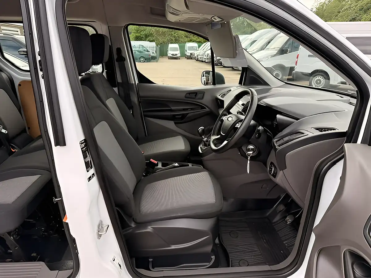 Used 2019 Ford Transit Connect Leader Crew Van L2 White - Interior and Exterior details 19