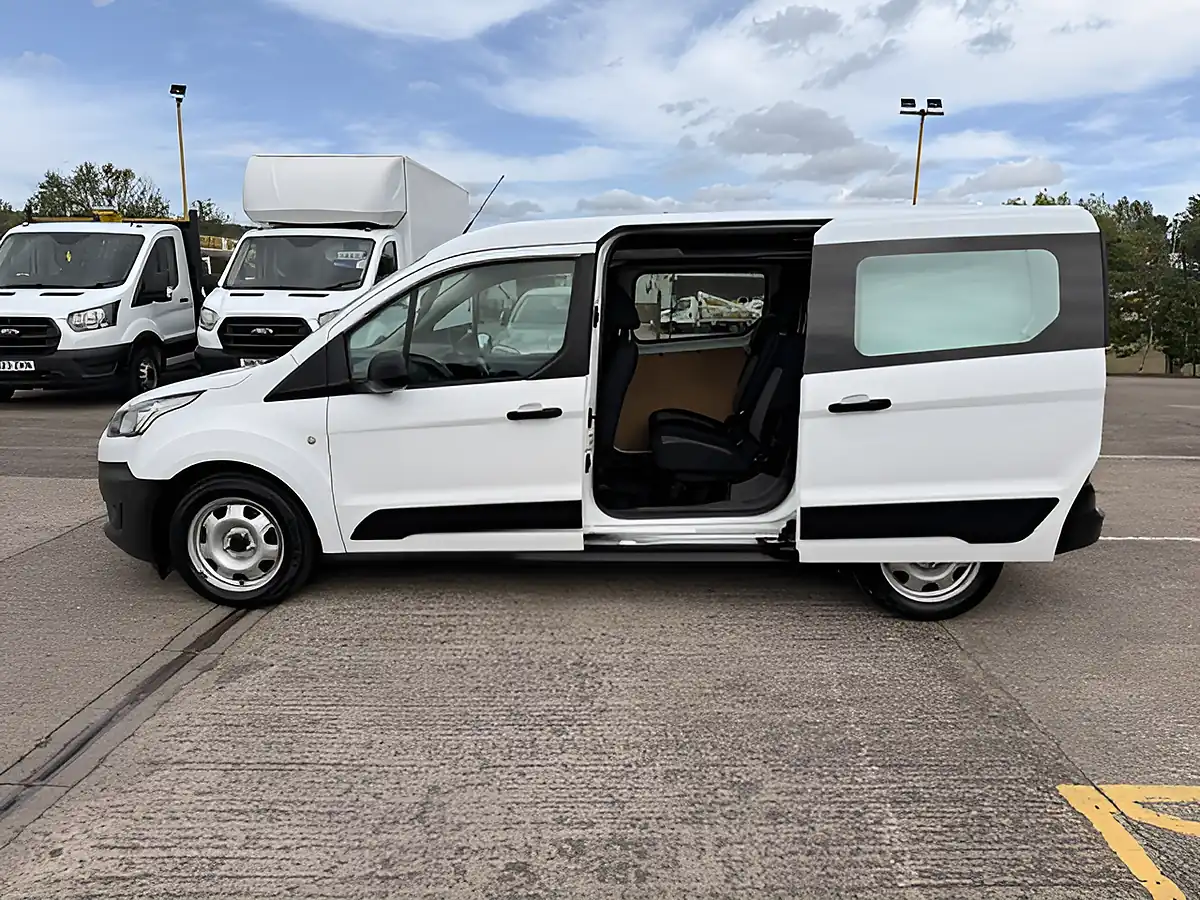 Used 2019 Ford Transit Connect Leader Crew Van L2 White - Interior and Exterior details 9