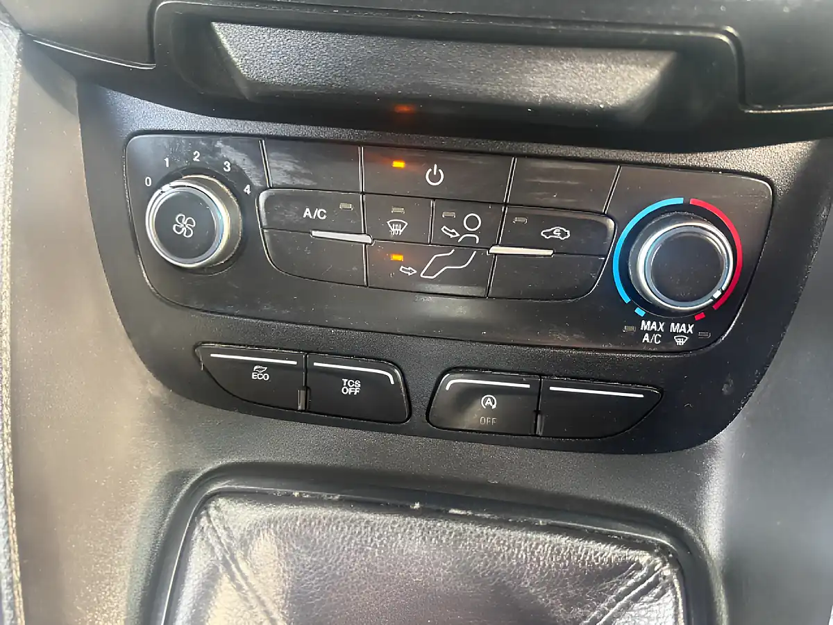 Used 2019 Ford Transit Connect Leader L2 White - Interior and Exterior details 12