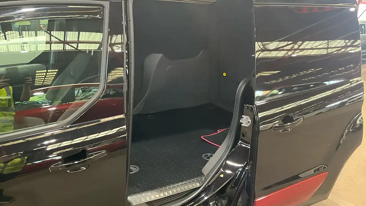 Used 2019 Ford Transit Connect Limited Black - Interior and Exterior details 11