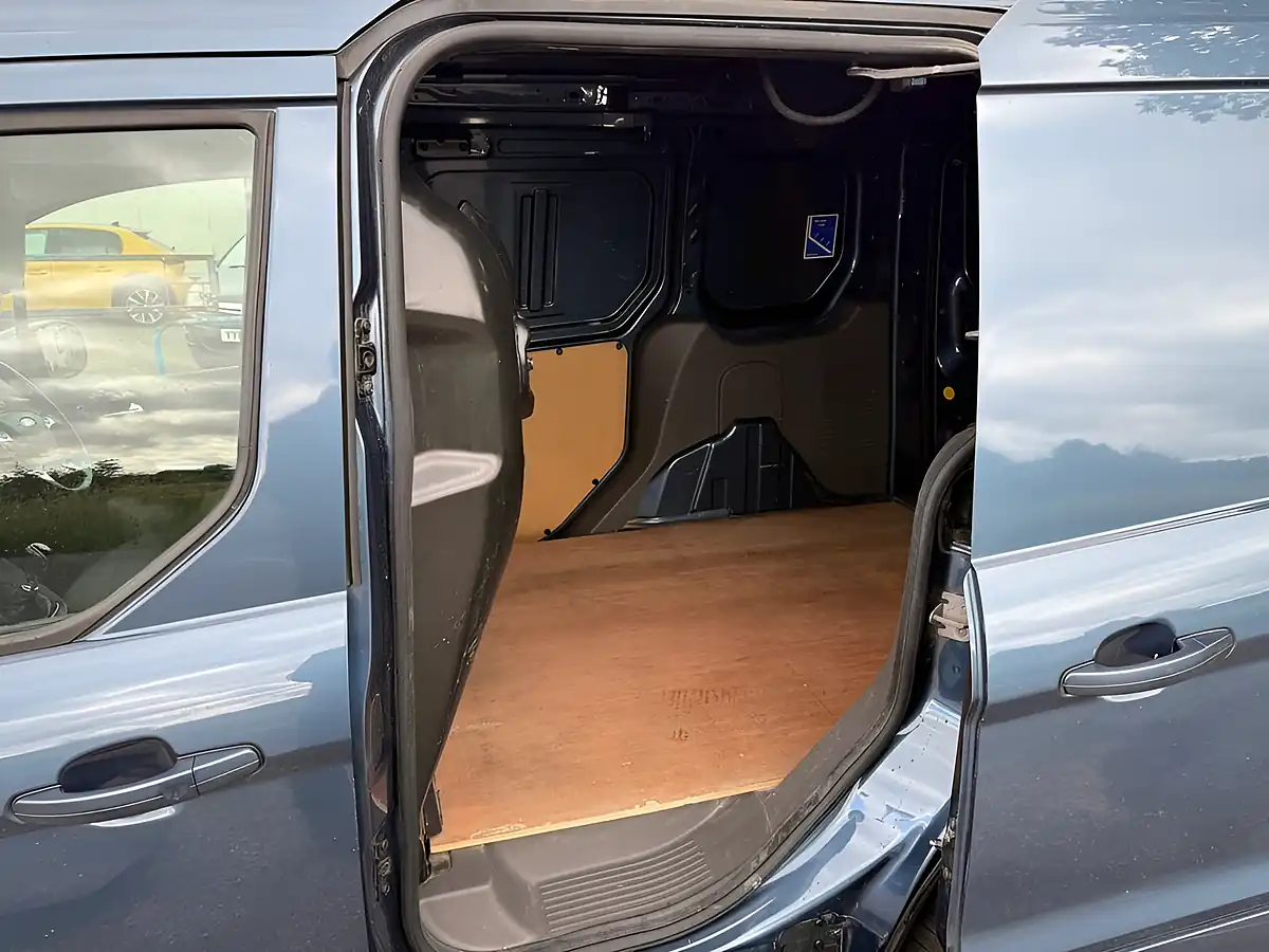 Used 2019 Ford Transit Connect Limited Blue - Interior and Exterior details 11