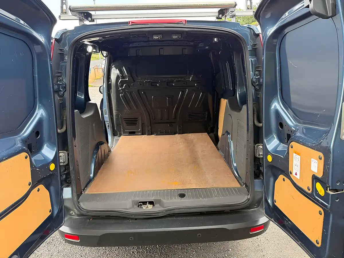 Used 2019 Ford Transit Connect Limited Blue - Interior and Exterior details 12