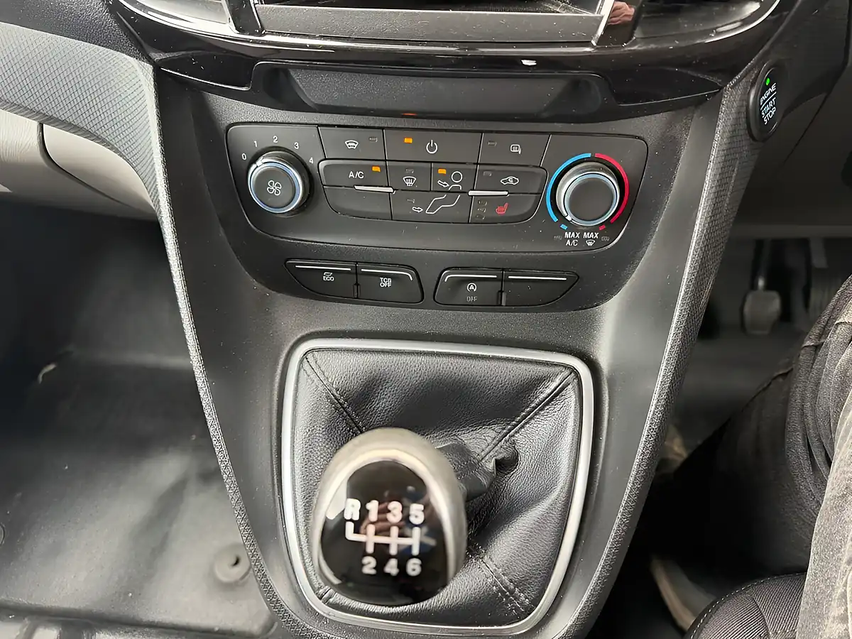 Used 2019 Ford Transit Connect Limited Blue - Interior and Exterior details 16