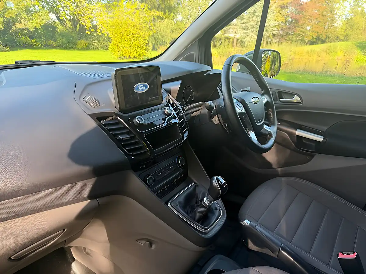 Used 2019 Ford Transit Connect Limited Grey - Interior and Exterior details 14