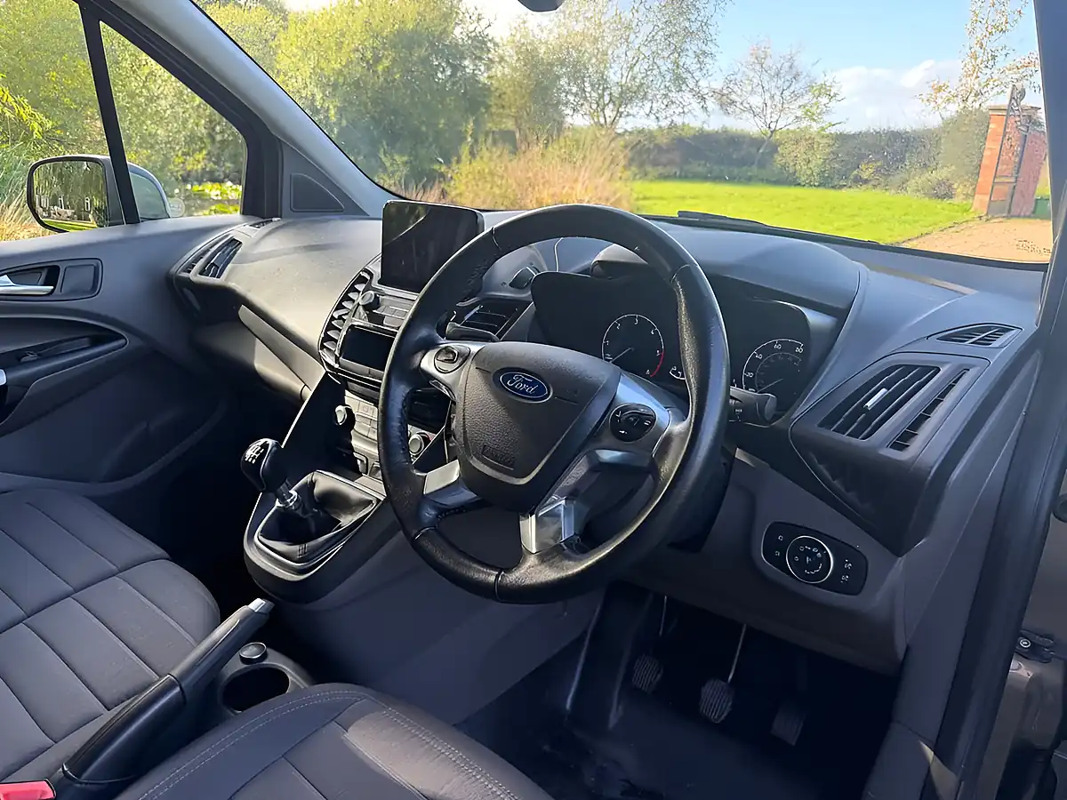 Used 2019 Ford Transit Connect Limited Grey - Interior and Exterior details 9