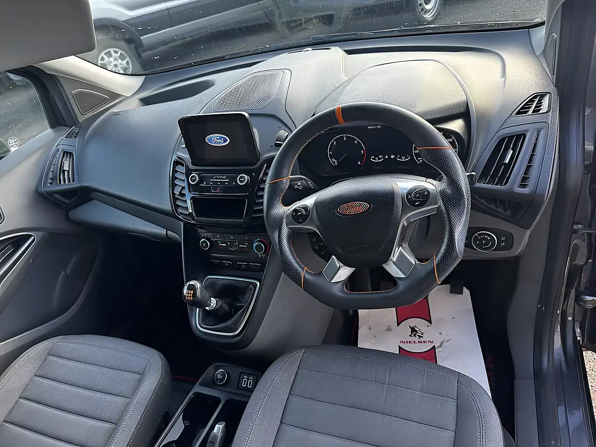 Used 2019 Ford Transit Connect Limited Grey - Interior and Exterior details 6