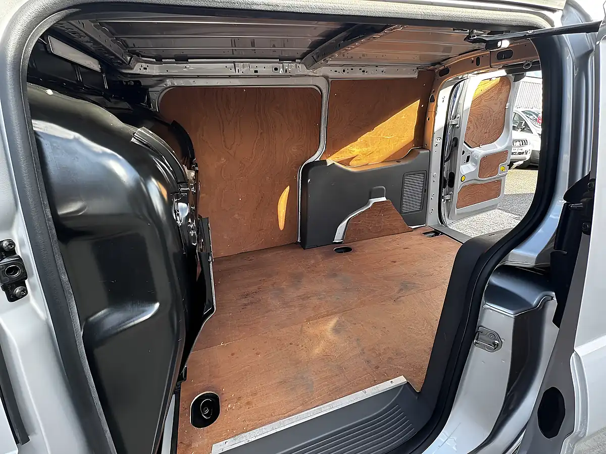 Used 2019 Ford Transit Connect Limited L2H1 Silver Metallic - Interior and Exterior details 16