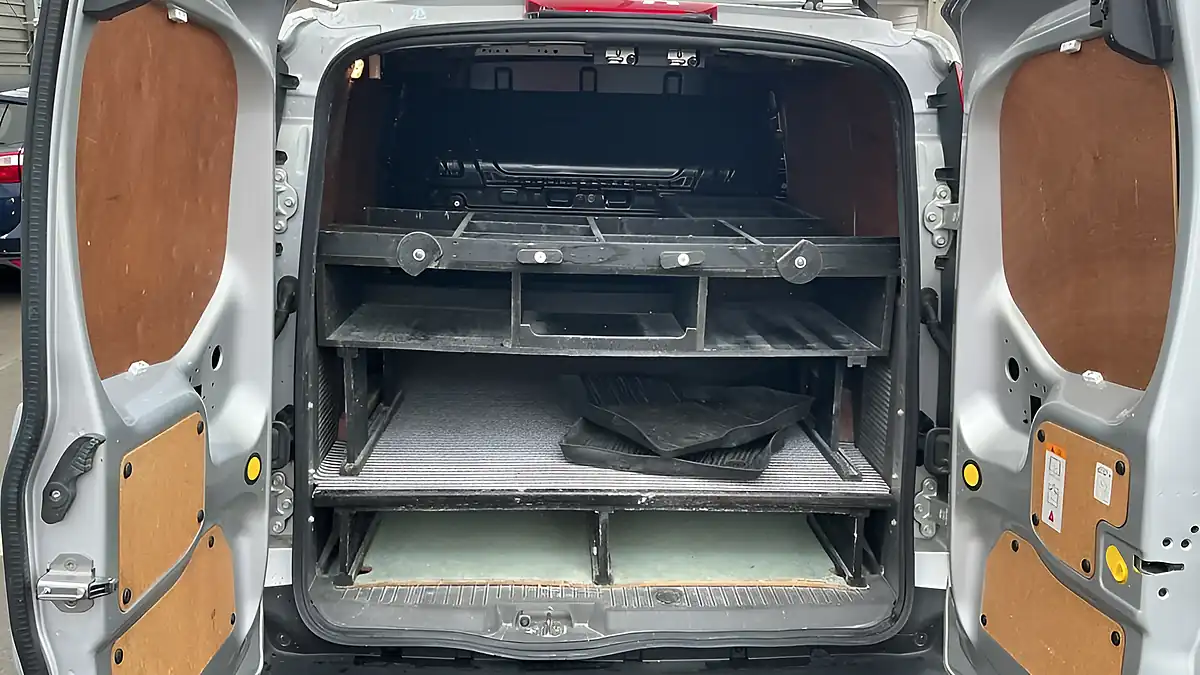 Used 2019 Ford Transit Connect Limited Silver - Interior and Exterior details 8
