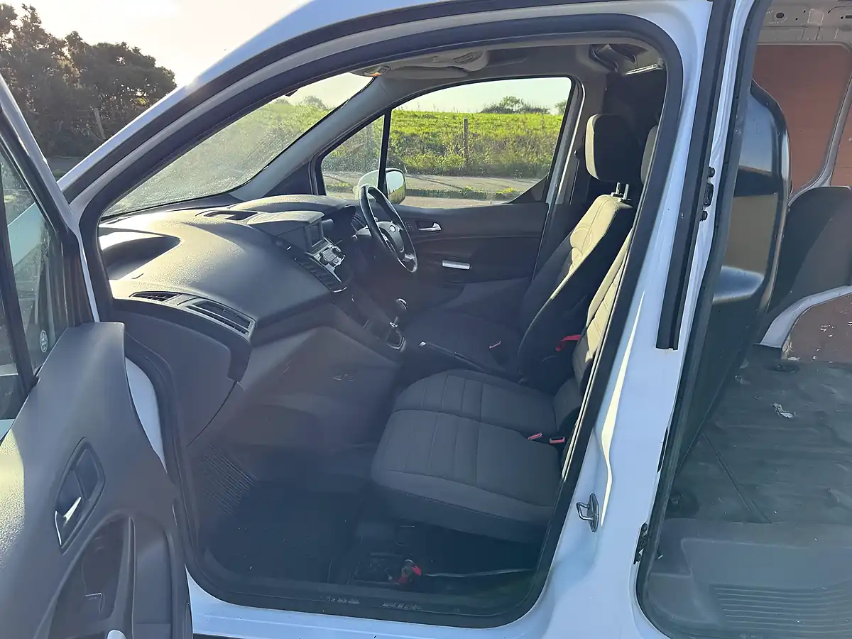 Used 2019 Ford Transit Connect Limited White - Interior and Exterior details 2