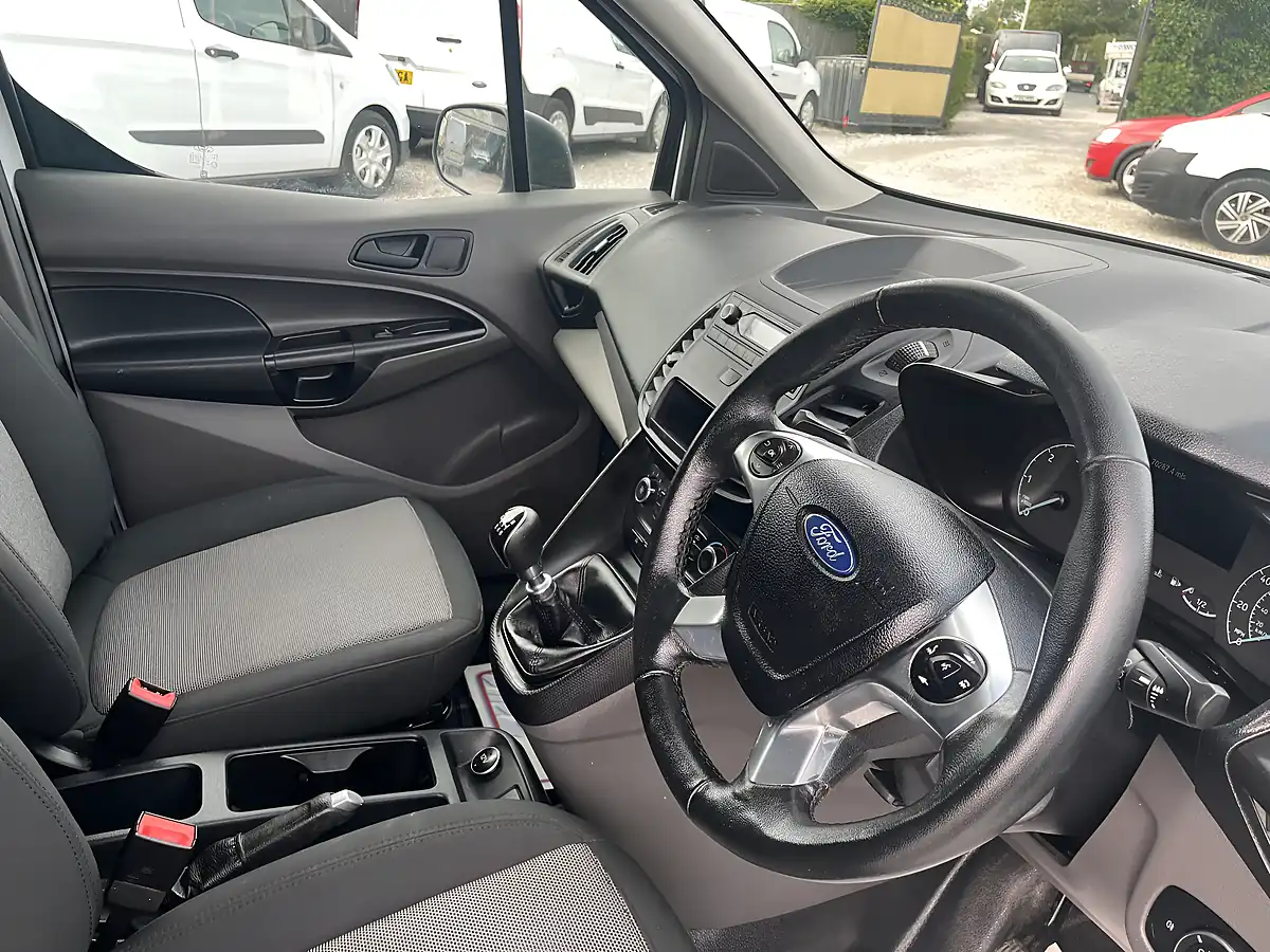 Used 2019 Ford Transit Connect Panel Van White - Interior and Exterior details 4