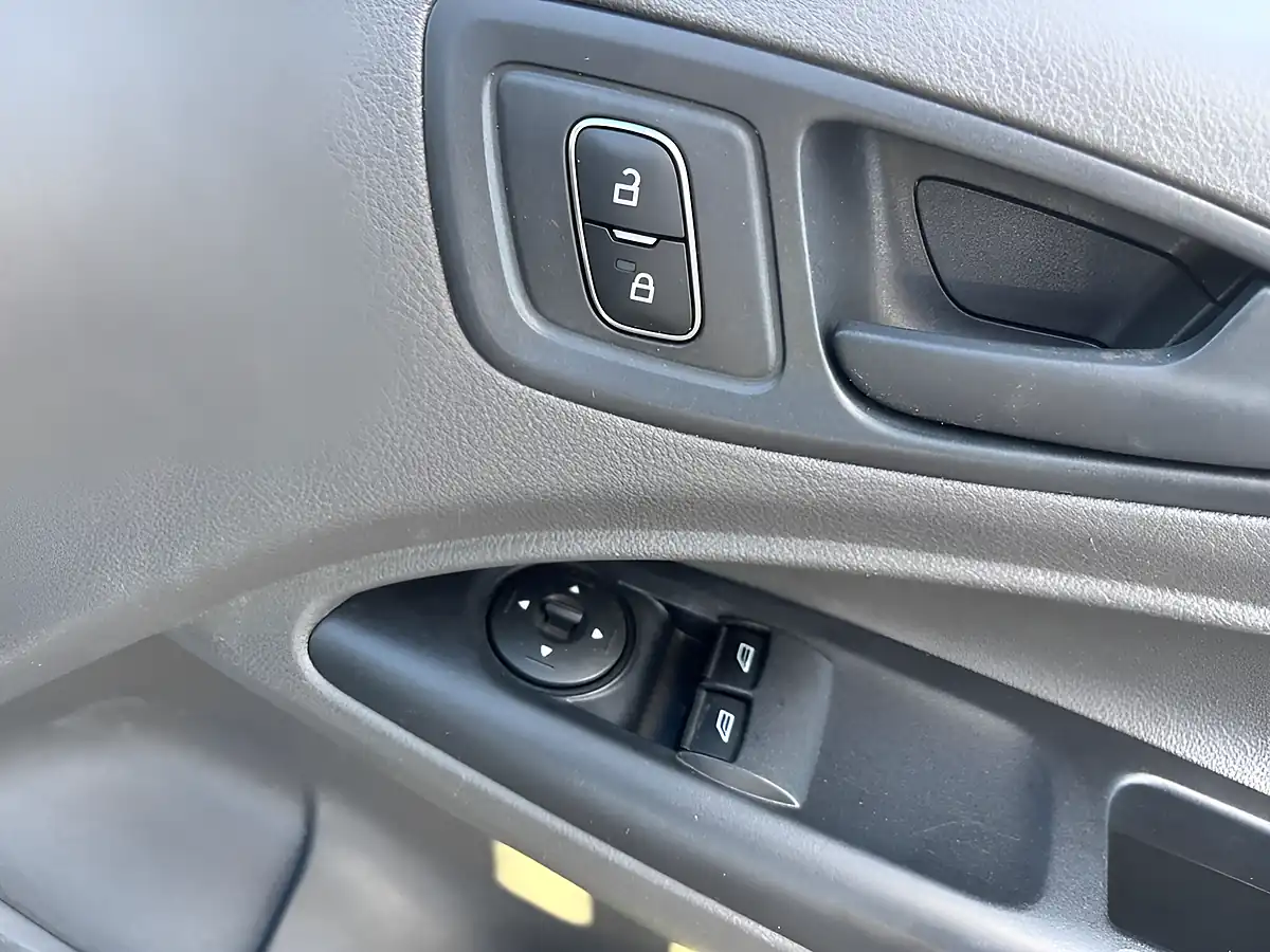 Used 2019 Ford Transit Connect Trend White - Interior and Exterior details 10