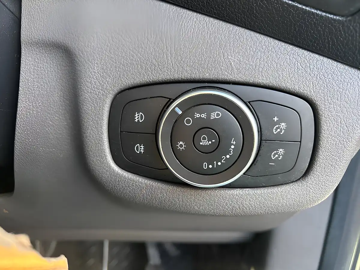 Used 2019 Ford Transit Connect Trend White - Interior and Exterior details 18