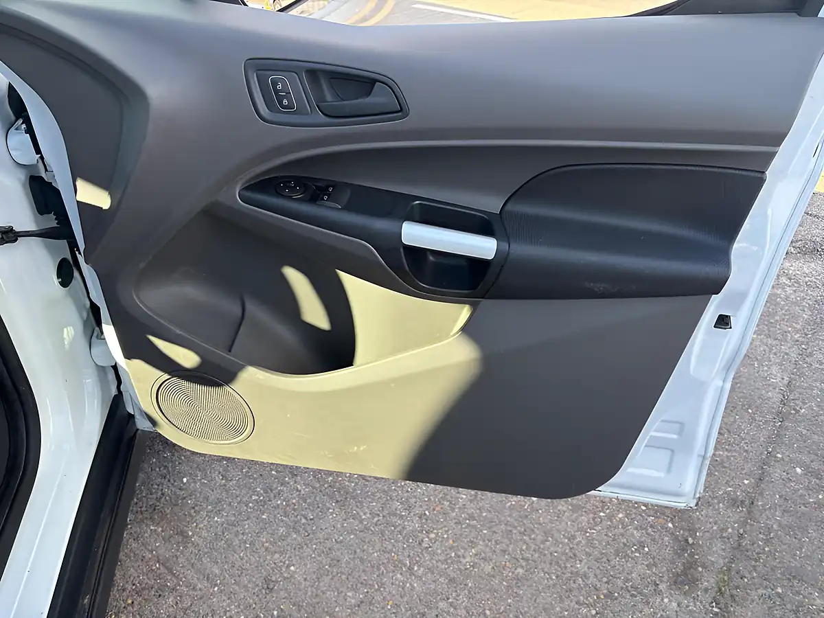 Used 2019 Ford Transit Connect Trend White - Interior and Exterior details 9