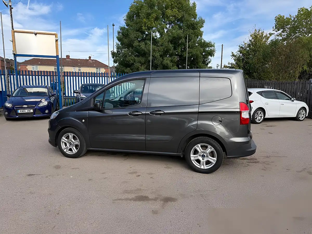 Used 2019 Ford Transit Courier Limited Grey - Interior and Exterior details 4
