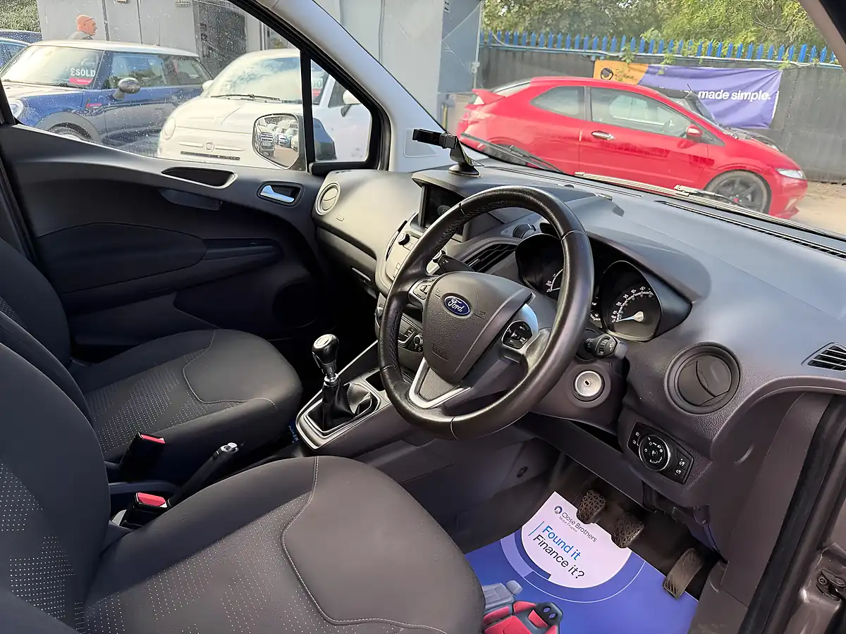 Used 2019 Ford Transit Courier Limited Grey - Interior and Exterior details 8