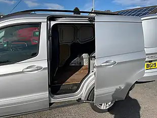 Used 2019 Ford Transit Courier Limited Silver - Interior and Exterior details 10