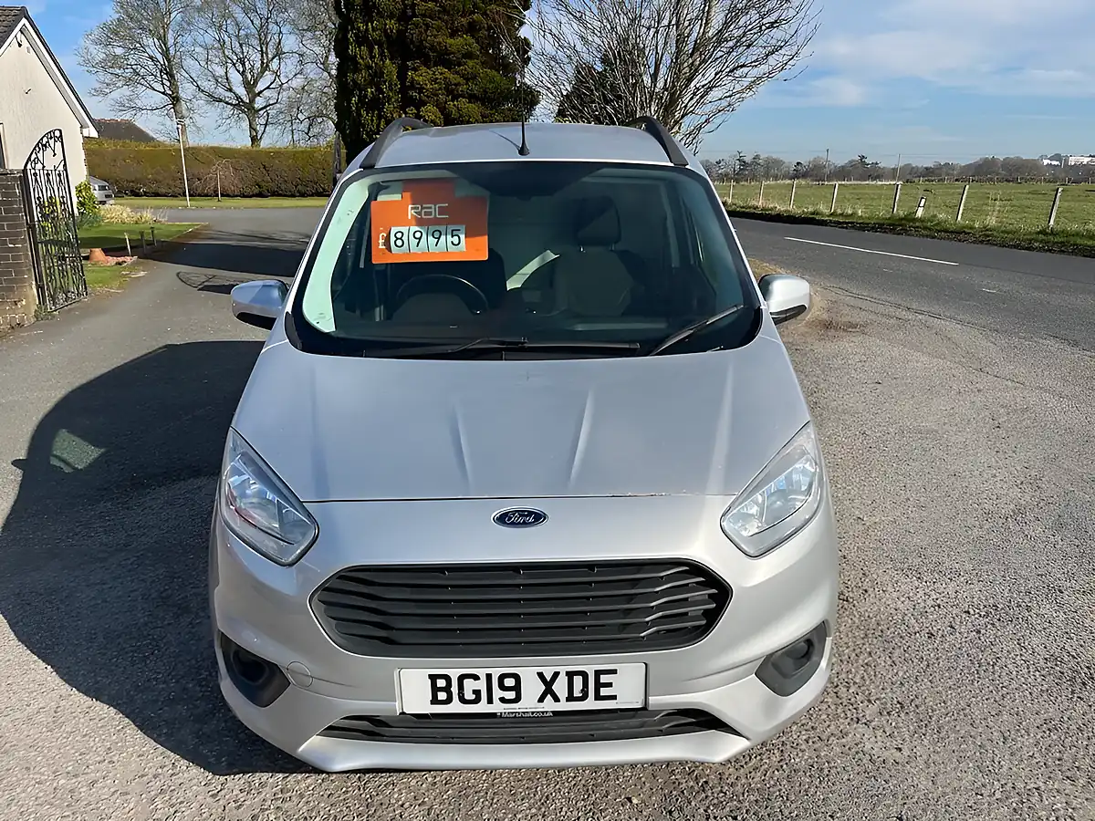 Used 2019 Ford Transit Courier Limited Silver - Interior and Exterior details 8