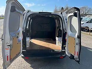 Used 2019 Ford Transit Courier Limited Silver - Interior and Exterior details 9