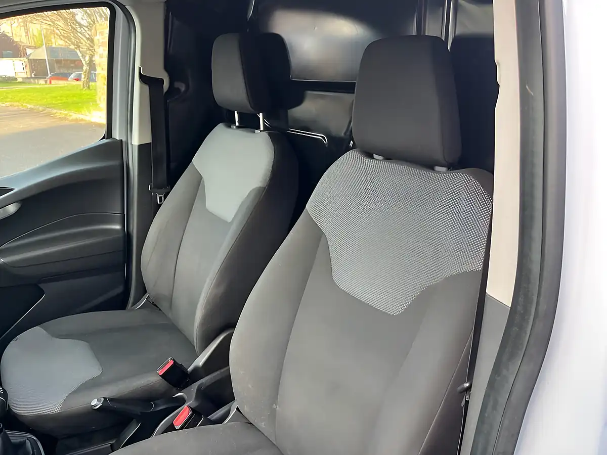Used 2019 Ford Transit Courier Panel Van Frozen White - Interior and Exterior details 10