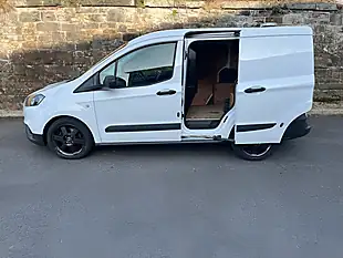 Used 2019 Ford Transit Courier Panel Van Frozen White - Interior and Exterior details 5