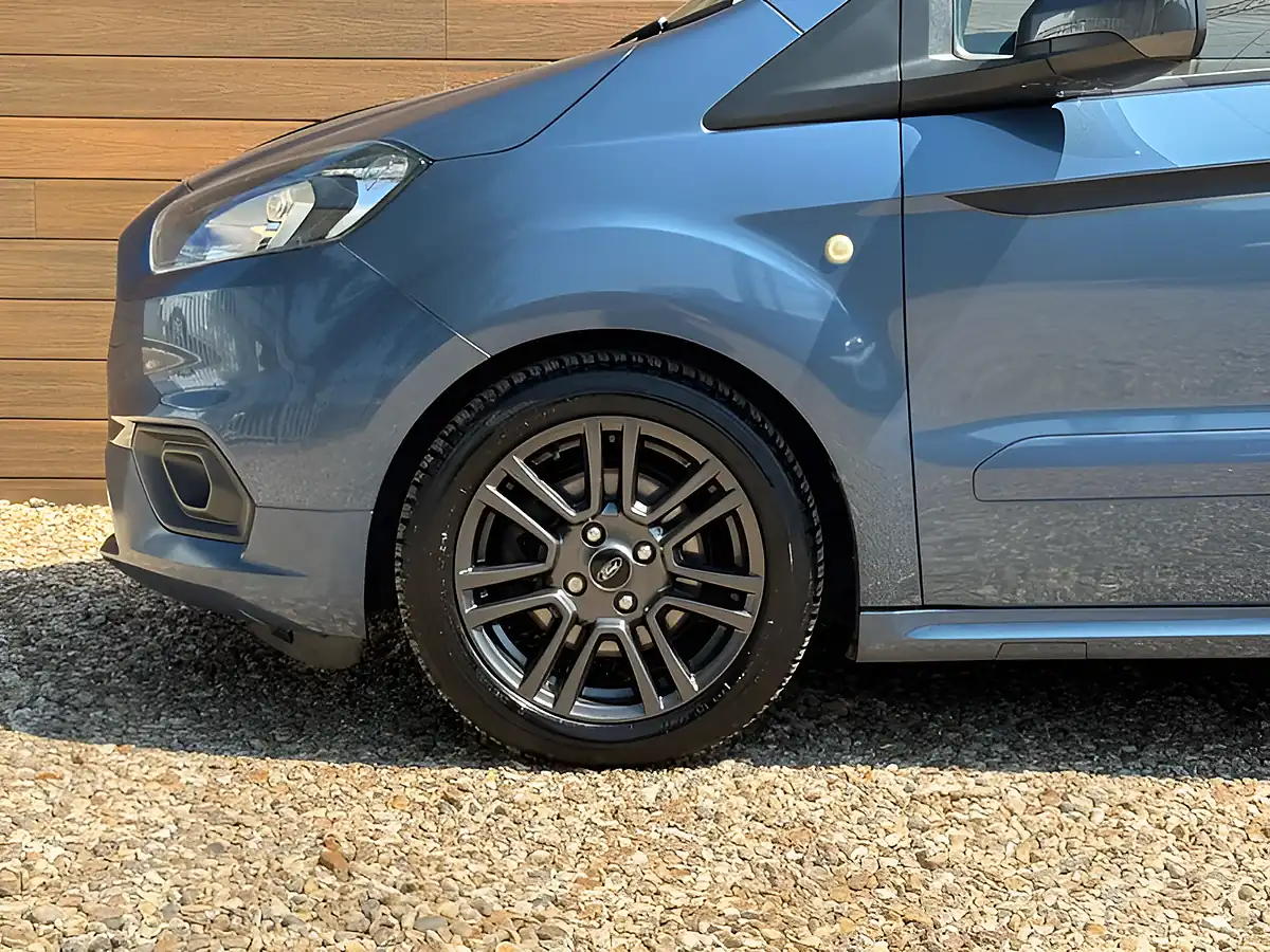 Used 2019 Ford Transit Courier Sport Blue - Interior and Exterior details 10