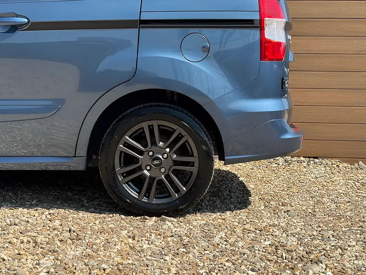 Used 2019 Ford Transit Courier Sport Blue - Interior and Exterior details 11