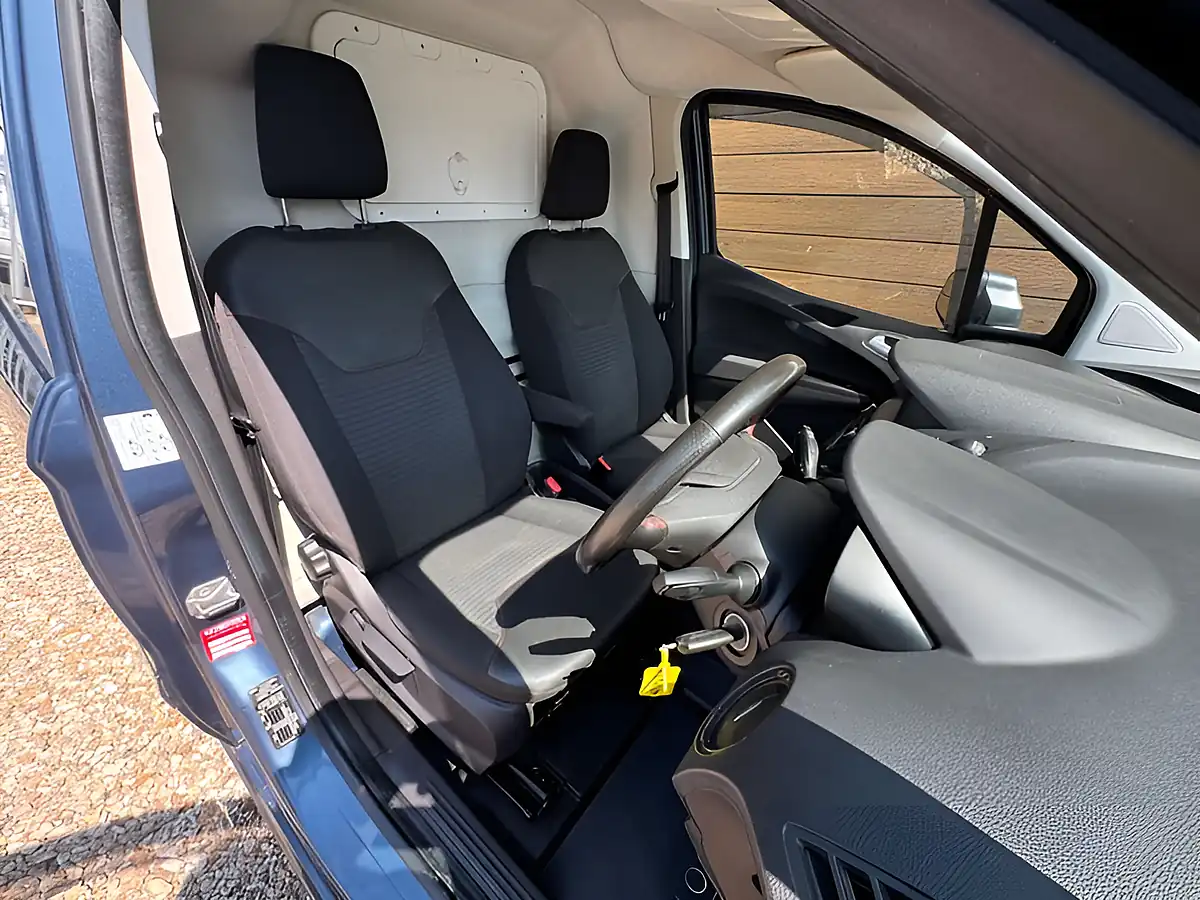Used 2019 Ford Transit Courier Sport Blue - Interior and Exterior details 15