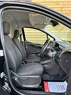 Used 2019 Ford Transit Courier Trend Black - Interior and Exterior details 15