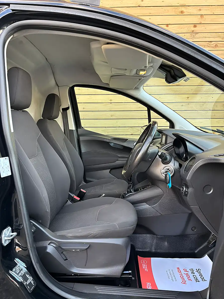 Used 2019 Ford Transit Courier Trend Black - Interior and Exterior details 15