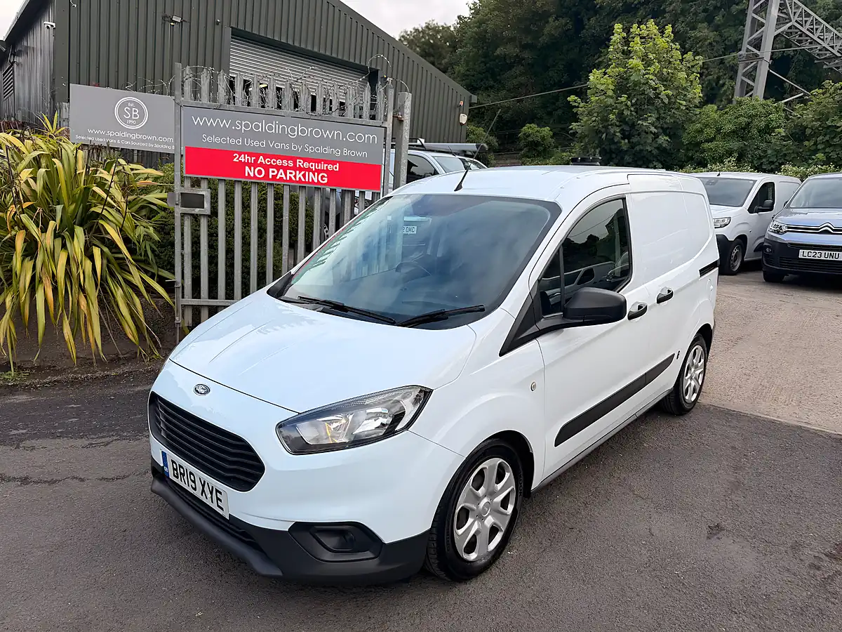 Used 2019 Ford Transit Courier Trend White - Interior and Exterior details 8