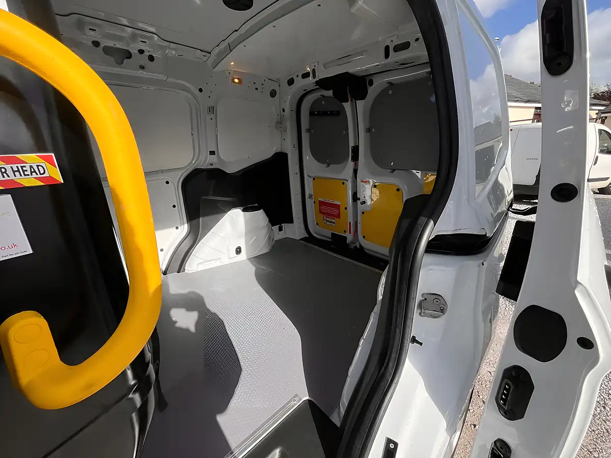 Used 2019 Ford Transit Courier Trend White - Interior and Exterior details 11