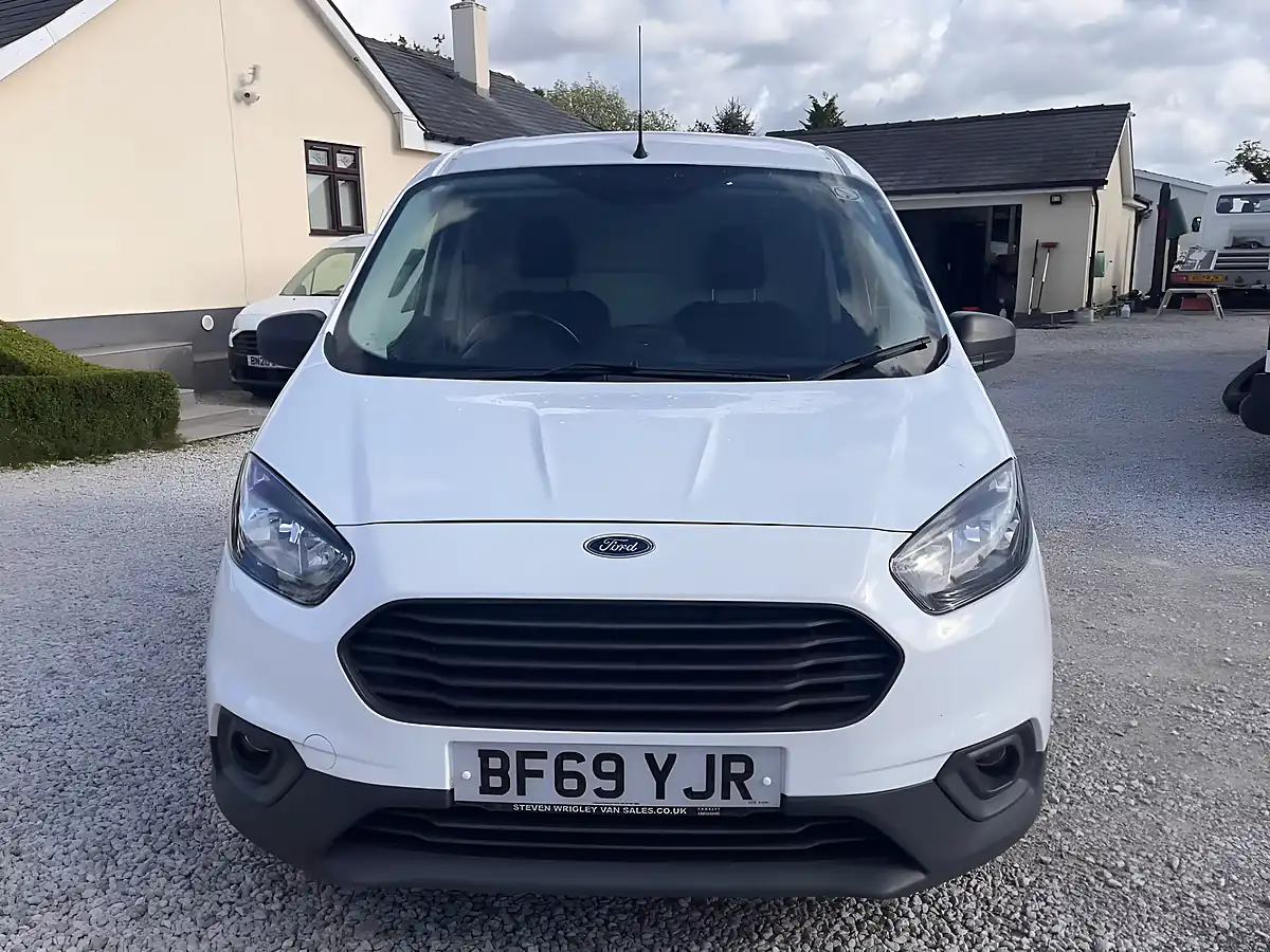 Used 2019 Ford Transit Courier Trend White - Interior and Exterior details 2