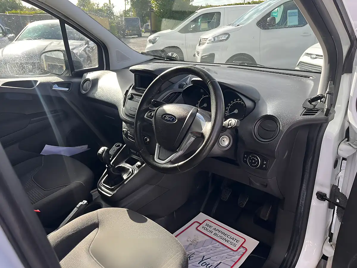 Used 2019 Ford Transit Courier Trend White - Interior and Exterior details 3