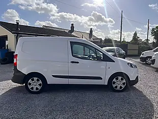 Used 2019 Ford Transit Courier Trend White - Interior and Exterior details 9