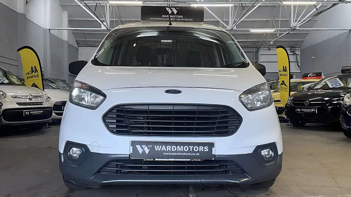 Used 2019 Ford Transit Courier Trend White - Interior and Exterior details 13