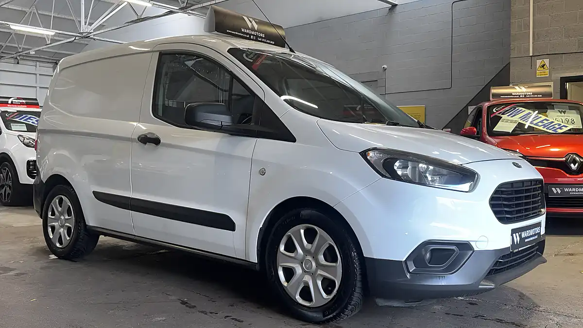 Used 2019 Ford Transit Courier Trend White - Interior and Exterior details 4