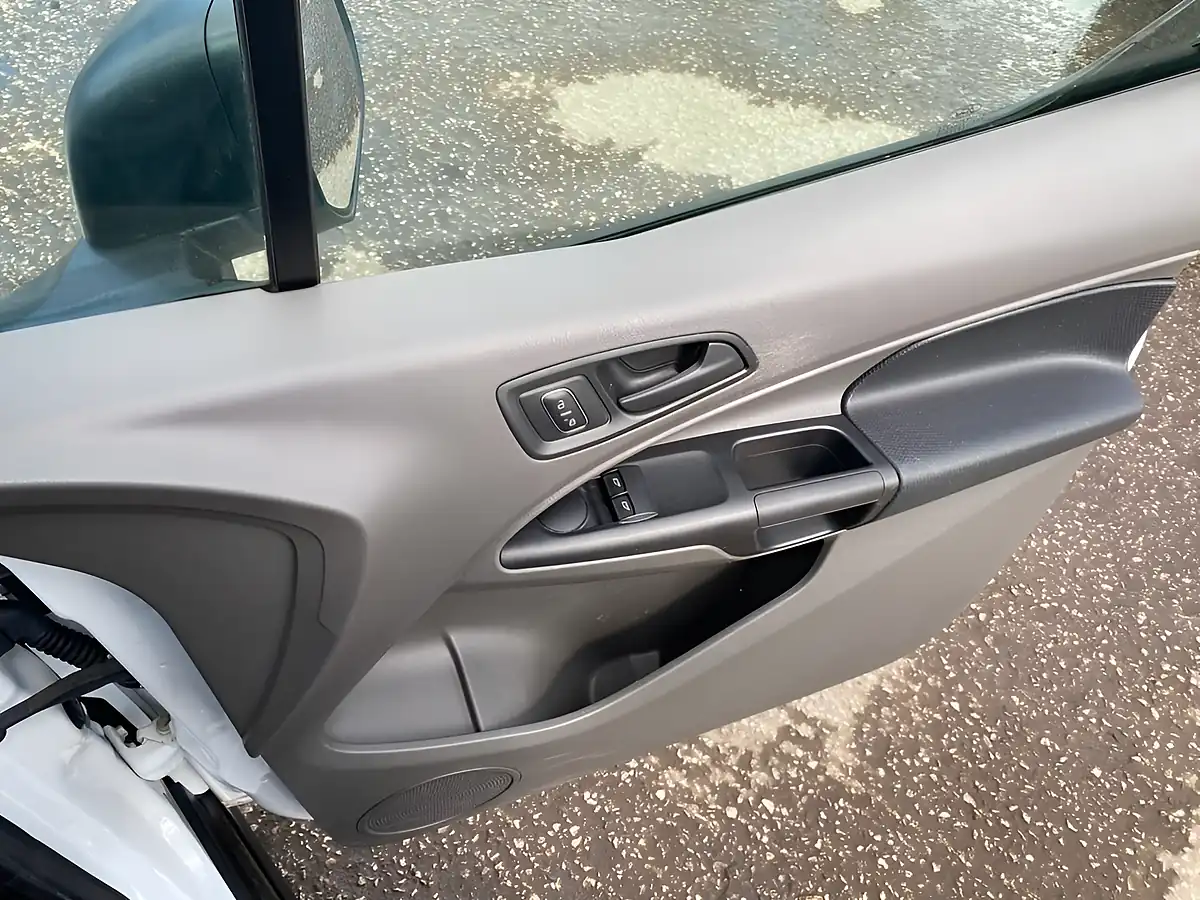 Used 2019 Ford Transit Curtain Side Luton White - Interior and Exterior details 20