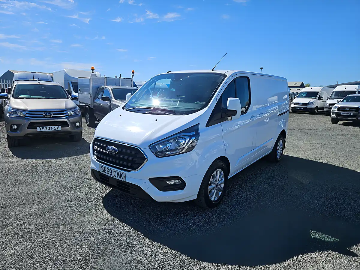 Used 2019 Ford Transit Custom 280 Limited Swb White - Interior and Exterior details 4