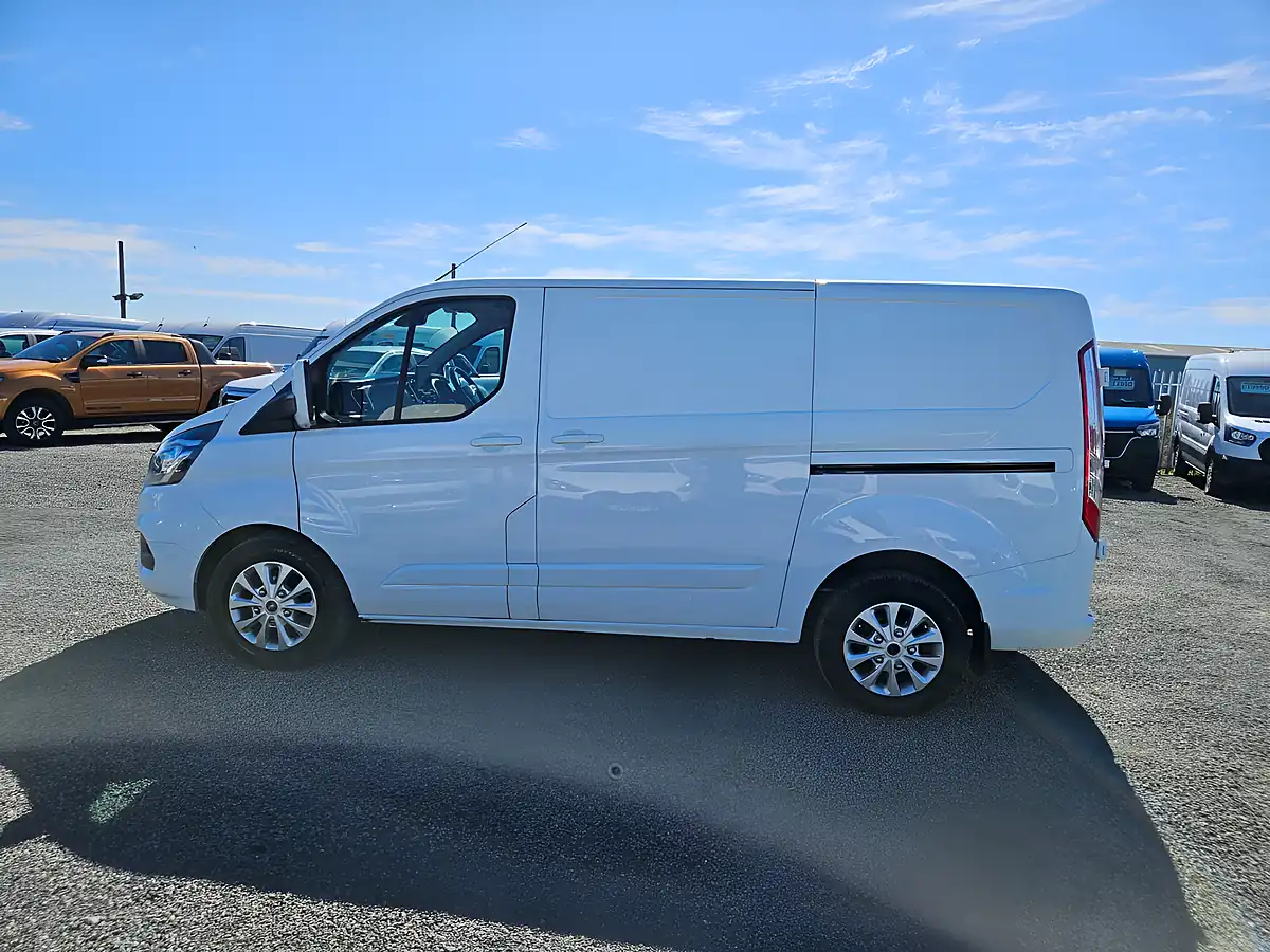 Used 2019 Ford Transit Custom 280 Limited Swb White - Interior and Exterior details 5
