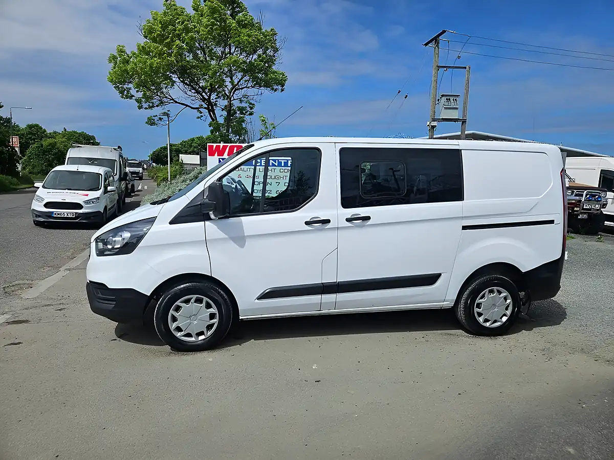 Used 2019 Ford Transit Custom 300 Base Crew White - Interior and Exterior details 5