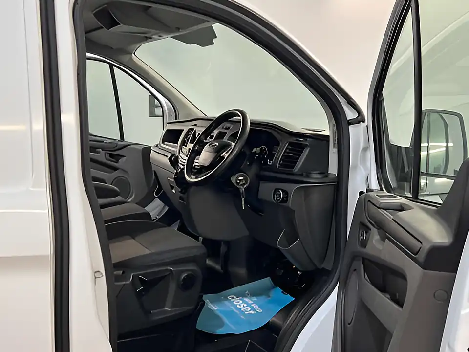 Used 2019 Ford Transit Custom 300 Base White - Interior and Exterior details 10