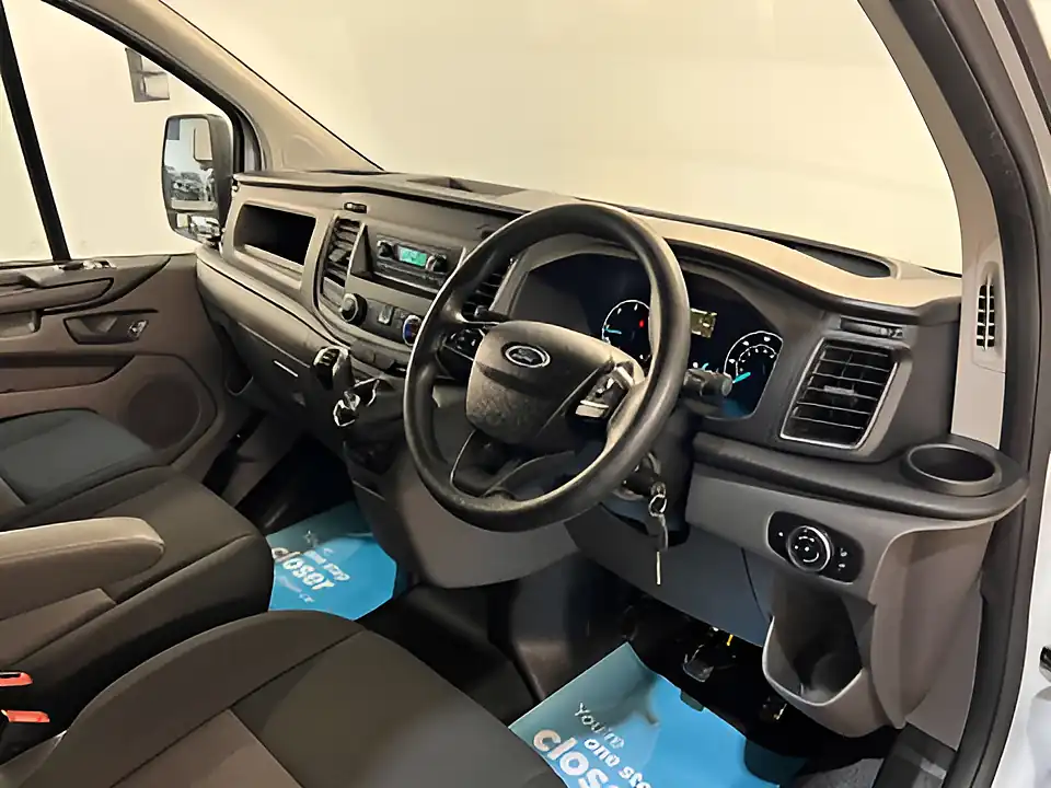 Used 2019 Ford Transit Custom 300 Base White - Interior and Exterior details 11