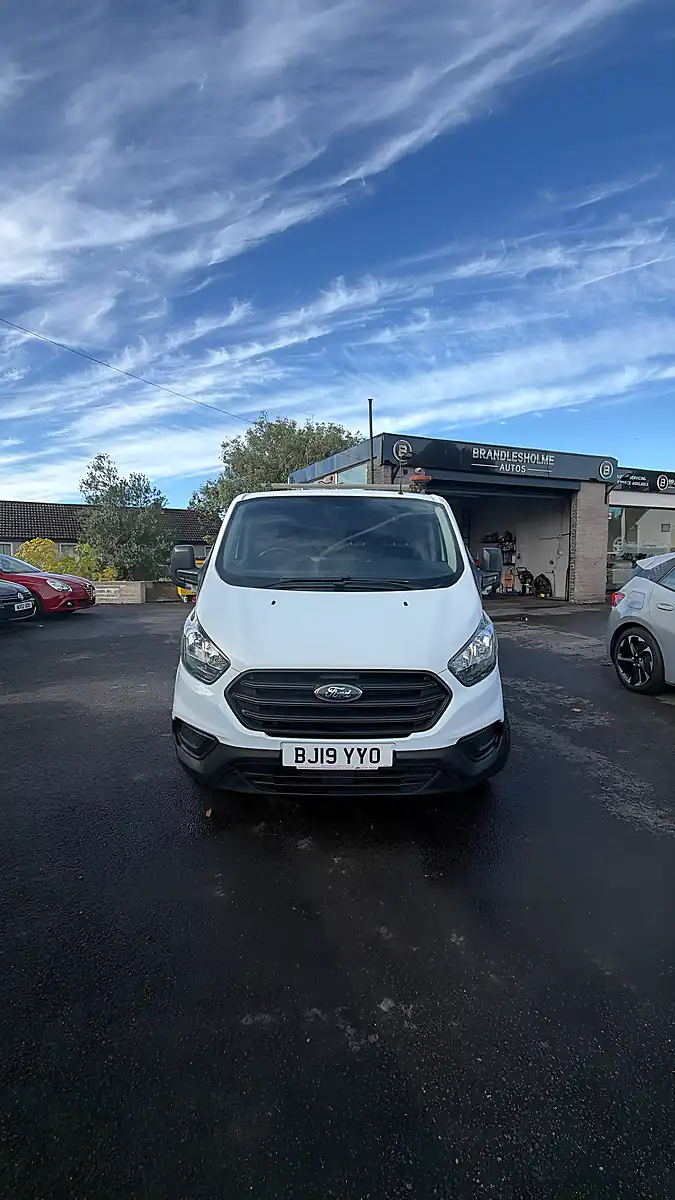 Used 2019 Ford Transit Custom 300 Base White - Interior and Exterior details 3